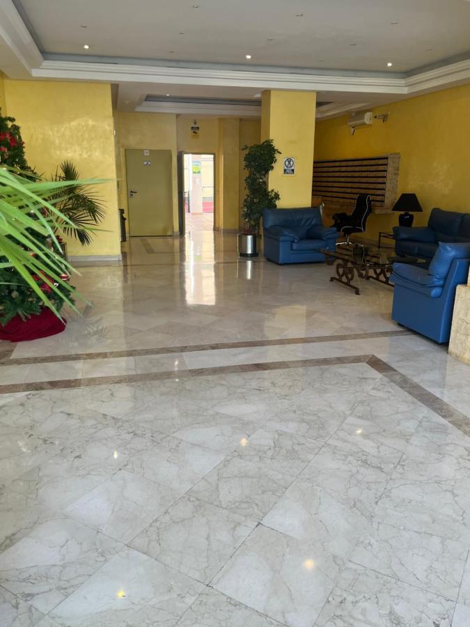 Heart Of Puerto Banus Newly Renavated Free Parking , Wifi ,pool,gym,padel Court Apartment