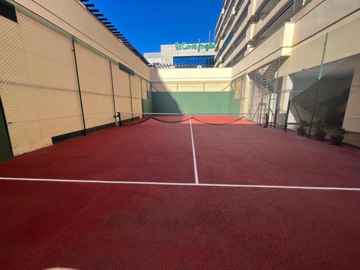 Heart Of Puerto Banus Newly Renavated Free Parking , Wifi ,pool,gym,padel Court Apartment